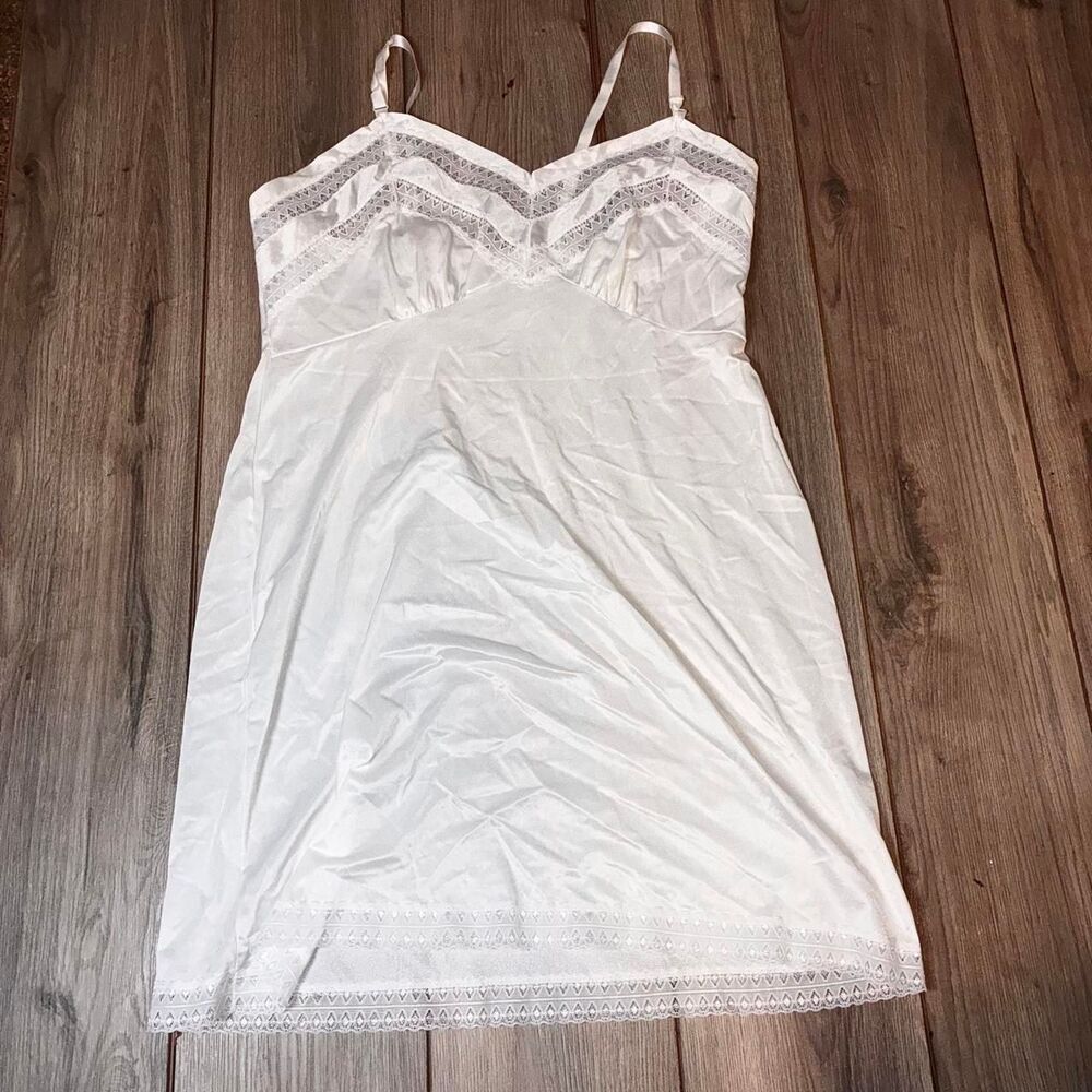 White lace trim slip dress with adjustable straps (L)